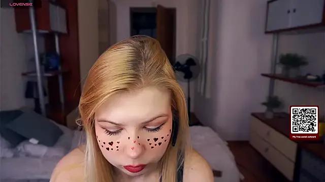 LynetHakes on StripChat