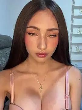 Maddy_Jones on StripChat