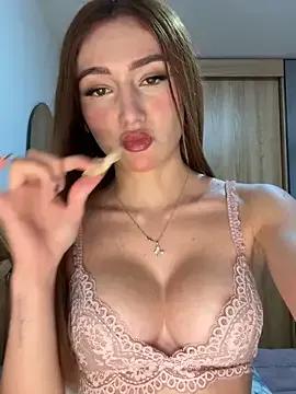 Maddy_Jones on StripChat