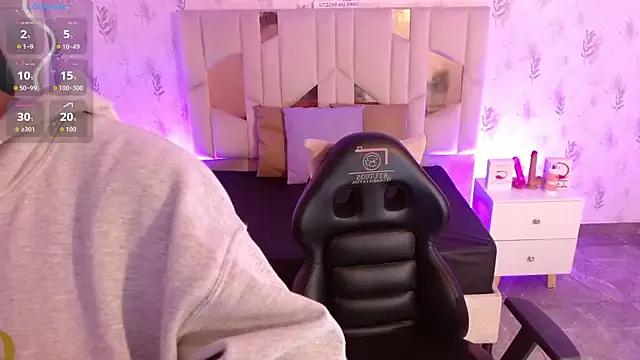 MARIANA_TAY1 on StripChat