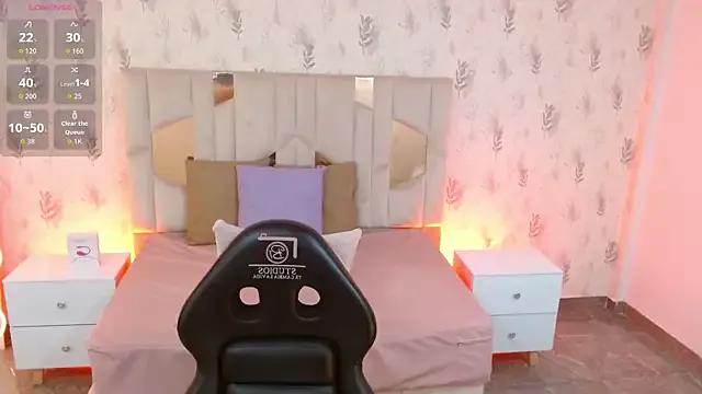 MARIANA_TAY1 on StripChat