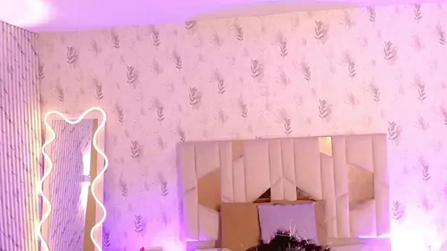 MARIANA_TAY1 on StripChat
