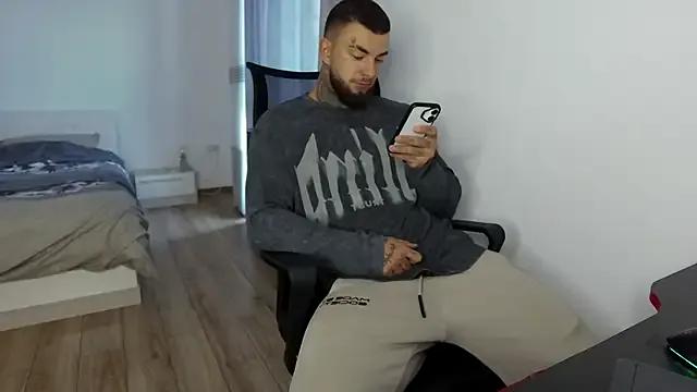 MasculineGuy99 on StripChat