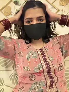 MaYaa__11 on StripChat