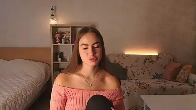 MayaGlow on StripChat