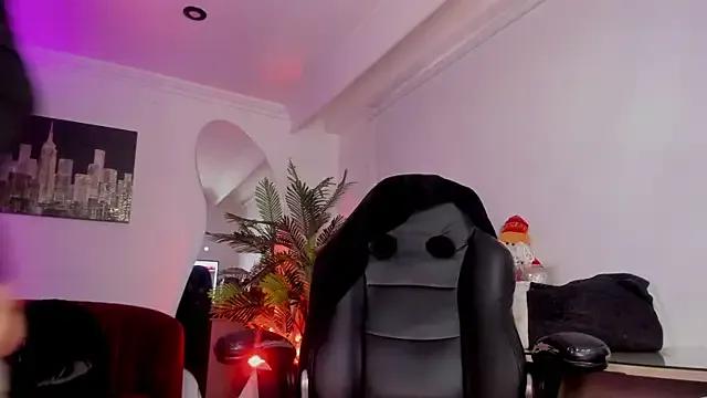 Meghan320 — NAKED//SUCK TOES//FOOTJOB//DOGGY