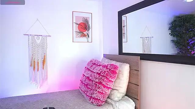 melissa_laurent_ on StripChat