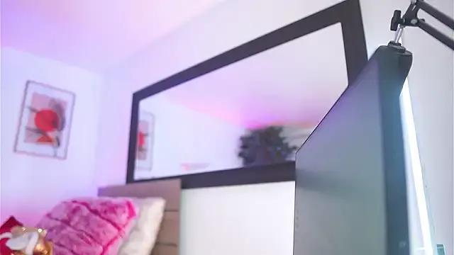 melissa_laurent_ on StripChat