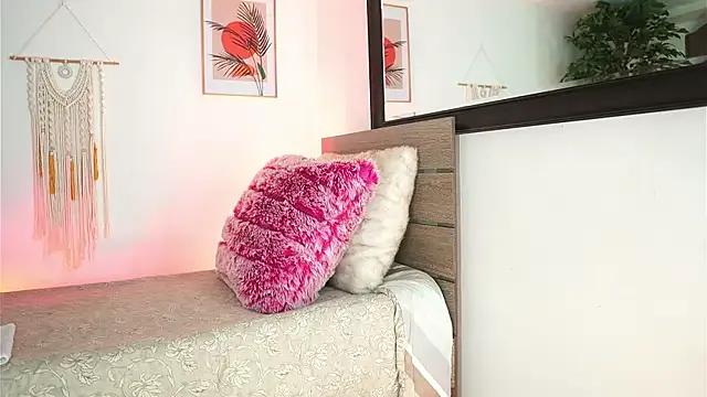 melissa_laurent_ on StripChat