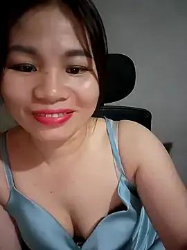 Meoweo_23 on StripChat