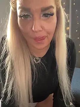 MIA-XXX on StripChat