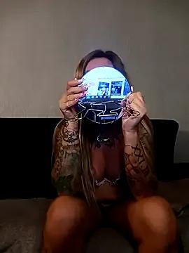 MiaMooly on StripChat