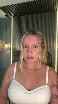 MiaPetit_ on StripChat