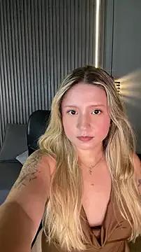 MiaPetit_ on StripChat