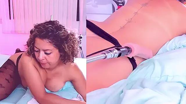 Mila_Moans on StripChat