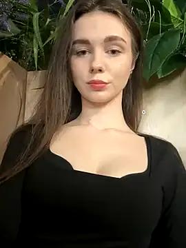 MilaBee on StripChat