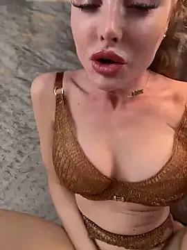 MilaMaaay on StripChat