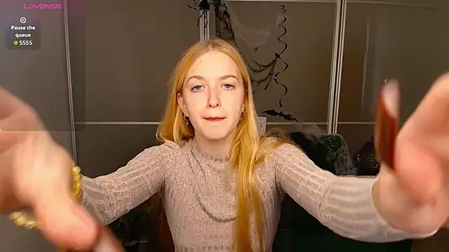 MirandaMayers on StripChat