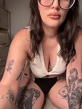 Mona-Peaches on StripChat
