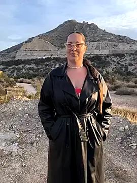 Mona_Plus on StripChat