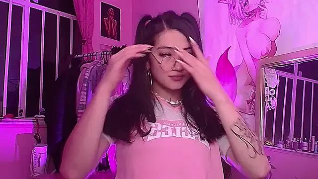 moonfiredancer on StripChat