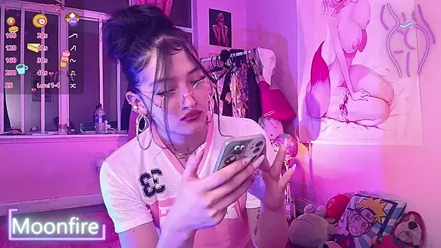 moonfiredancer on StripChat