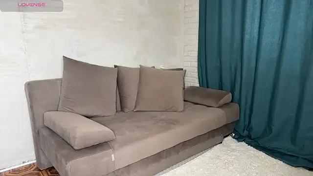 MrMrsRight on StripChat