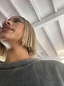 MystiqueXXX on StripChat