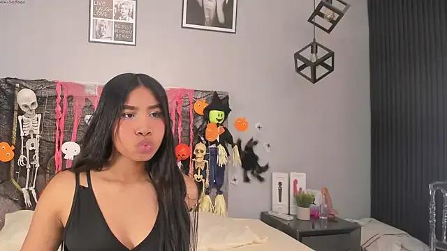 Nahomycarterr on StripChat