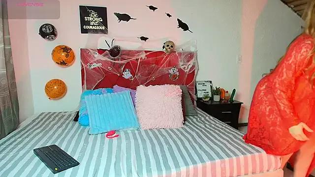 Nathaly_stepmom49 on StripChat