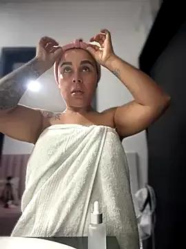 Natural_BIGASS_Nina on StripChat