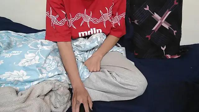 NaughtyThrouple007 on StripChat