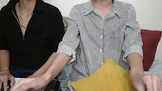 NaughtyThrouple007 on StripChat