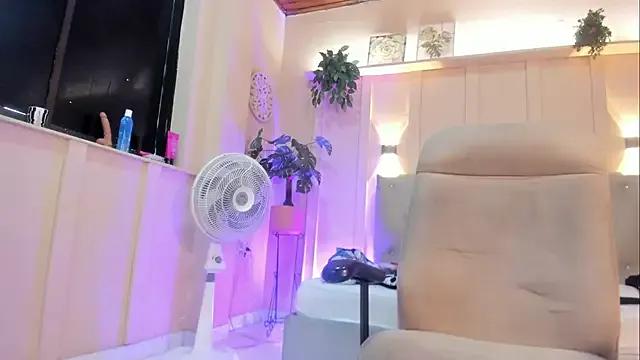 nicki_snow on StripChat