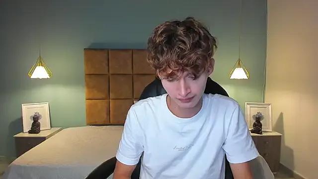 NicolasFerrer18 on StripChat