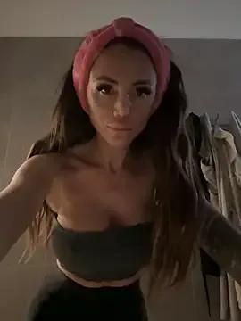 NicollleDiamondd on StripChat