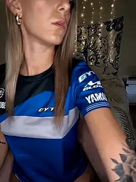 Nikiita_X on StripChat