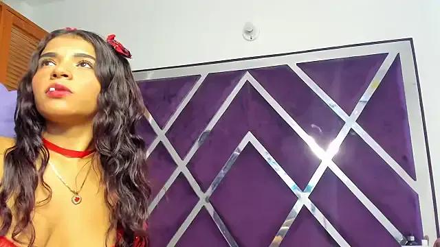 noa_roseasm on StripChat