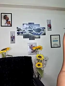 Noor-Bold — Show boobs