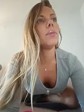 Nova-Lee on StripChat