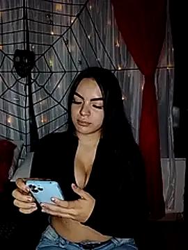 Nuvi_jonhs on StripChat