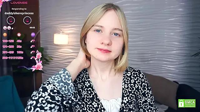 OdelinaFicken on StripChat