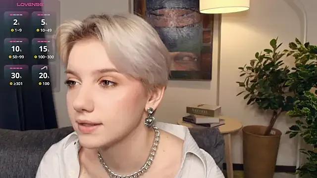 OdelynaAsp on StripChat