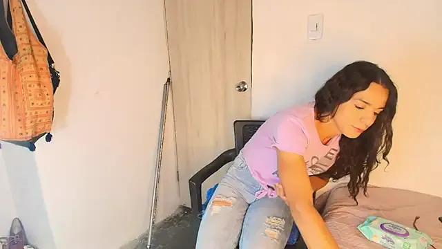 Oh_Tique on StripChat