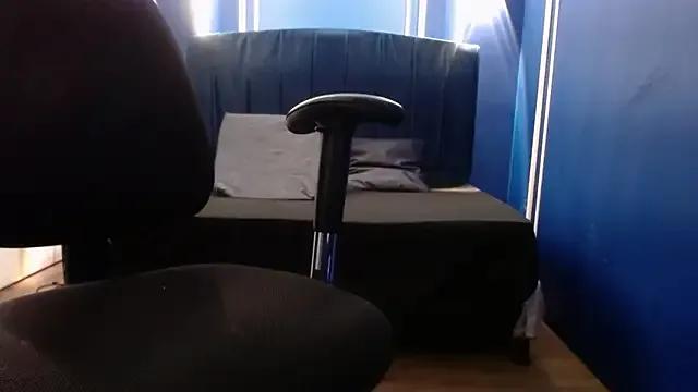 Olivia11_ on StripChat