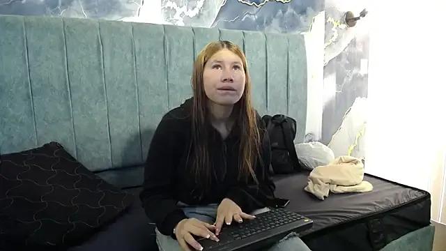 Olivia11_ on StripChat