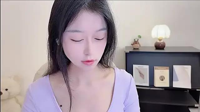 Onechestnut on StripChat