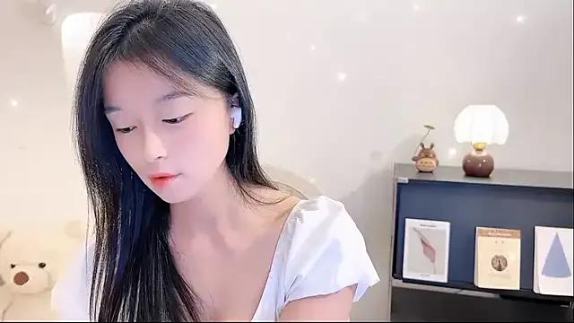 Onechestnut on StripChat