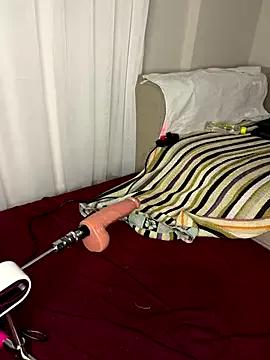 Ozge-SluttyScream69 on StripChat