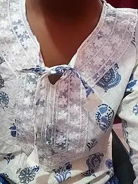 pari_rani7 on StripChat